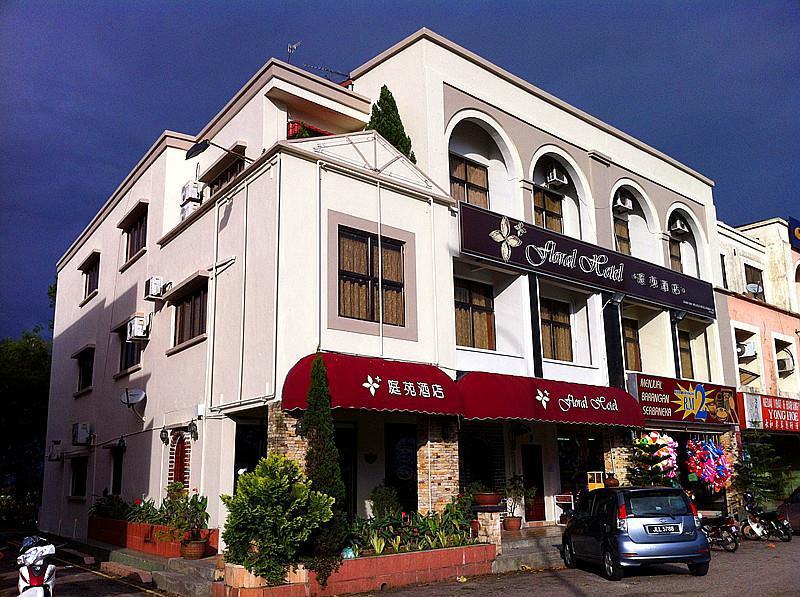 Floral Hotel Pasir Gudang Exterior photo